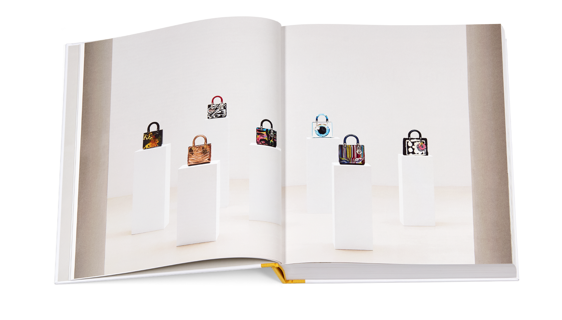 El libro Dior Lady Art, reinventado por 99 artistas