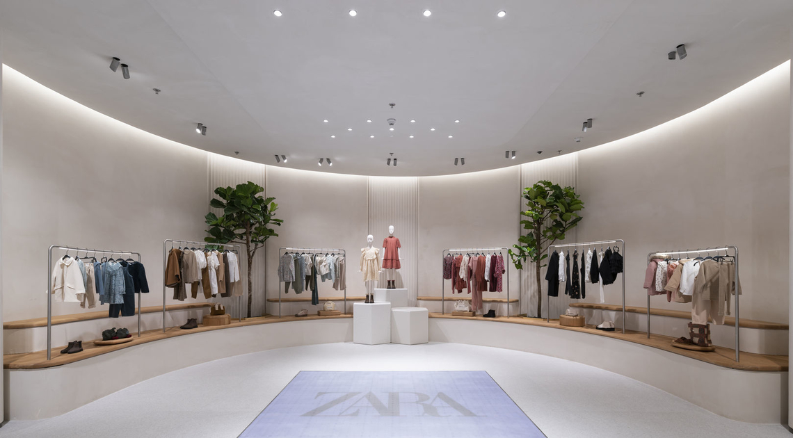 THE NEW ZARA FLAGSHIP OPENED TODAY AT THE DUBAI MALL AND WE'RE LOSING ...