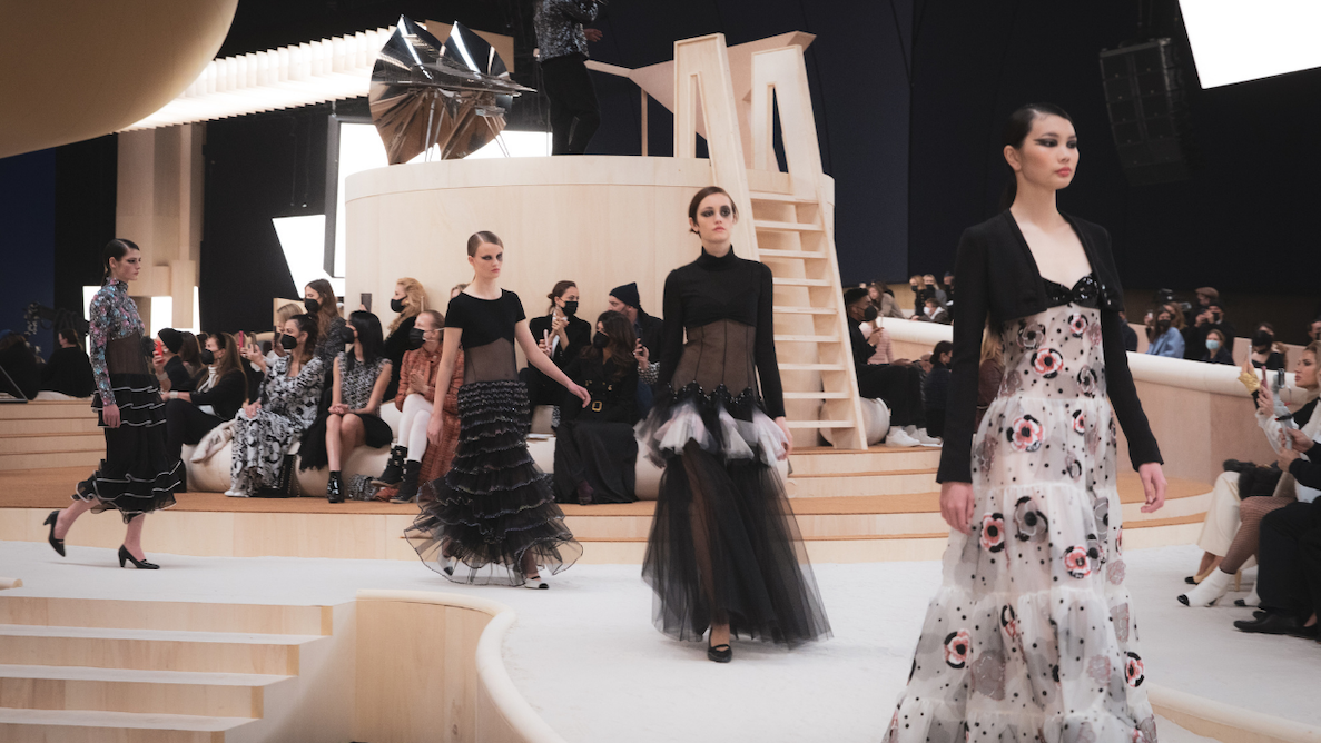 SPRING 2022 COUTURE: JANUARY SHOWS ARE FILLED WITH BEAUTY AND HEARTBREAK -  University of Fashion Blog