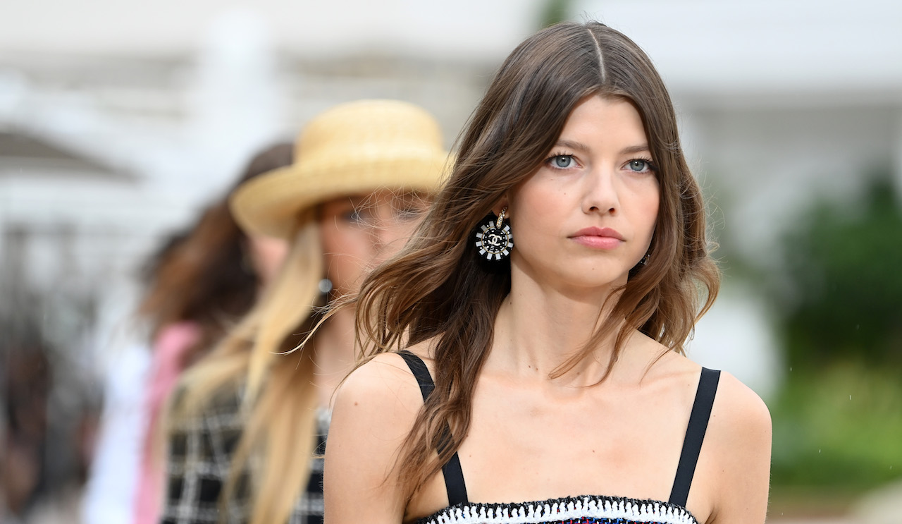 All The Beauty Details From the Chanel Cruise 2023 Show In Monaco
