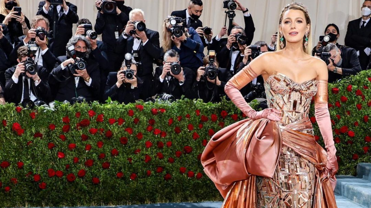Met Gala: Emma Chamberlain Wore a Gold Dress With Cutouts