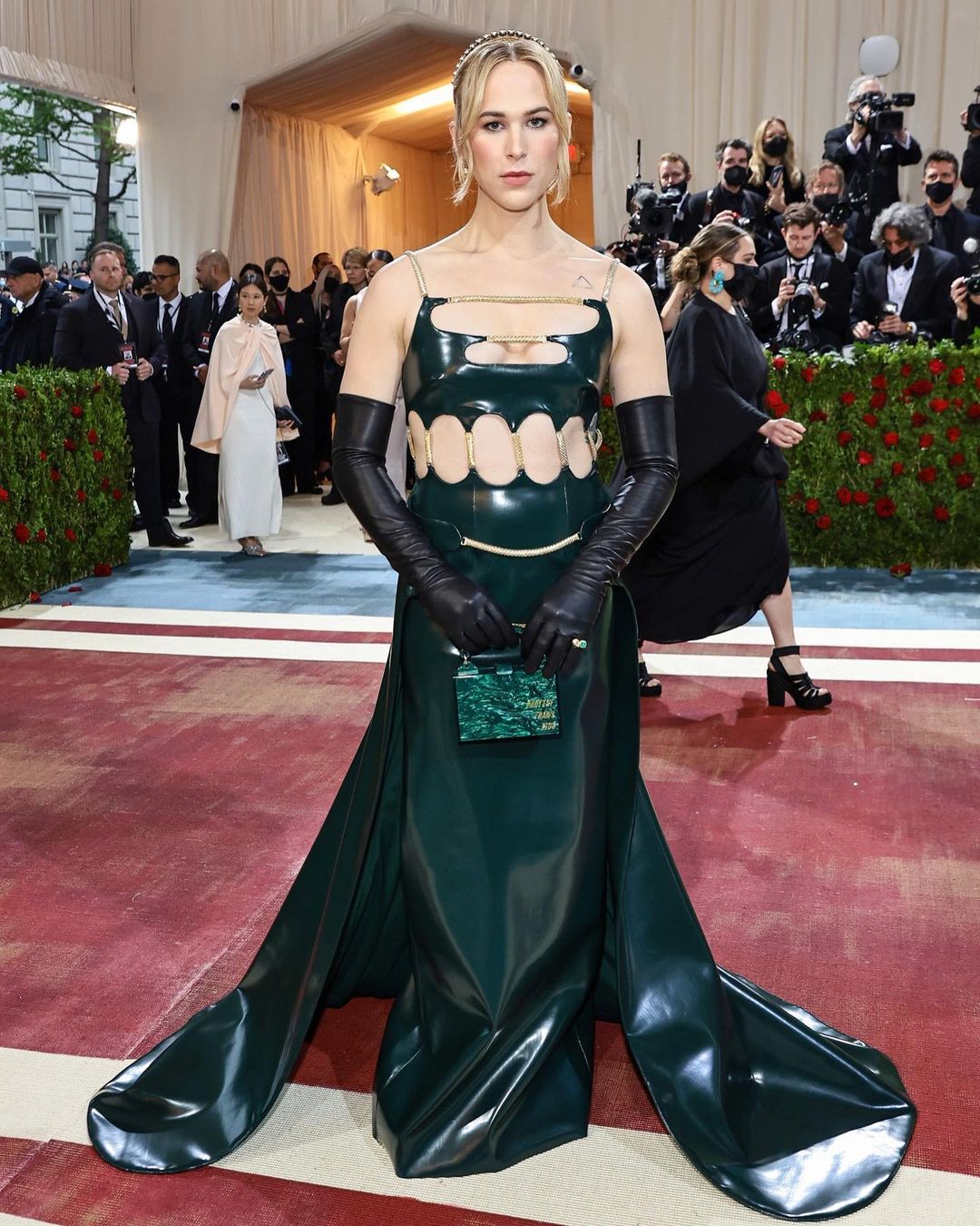 The MET Gala 2022 (@metgalaofficial) theme was Gilded Glamour and