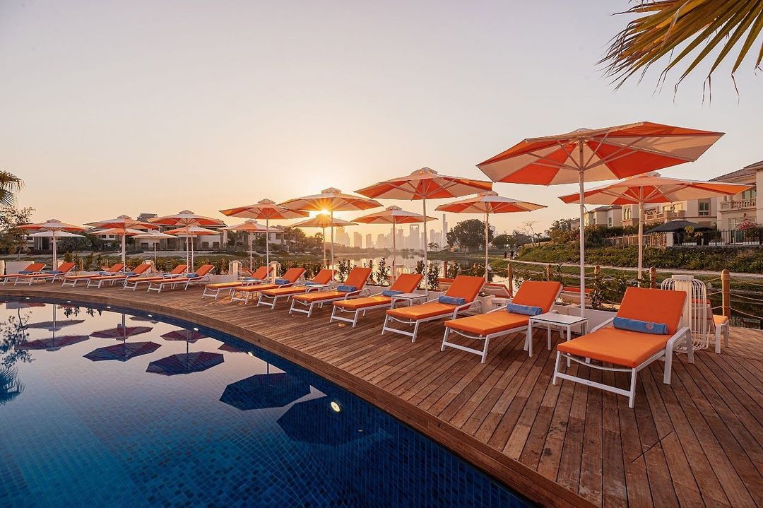 Jumeirah islands clubhouse pool days dubai