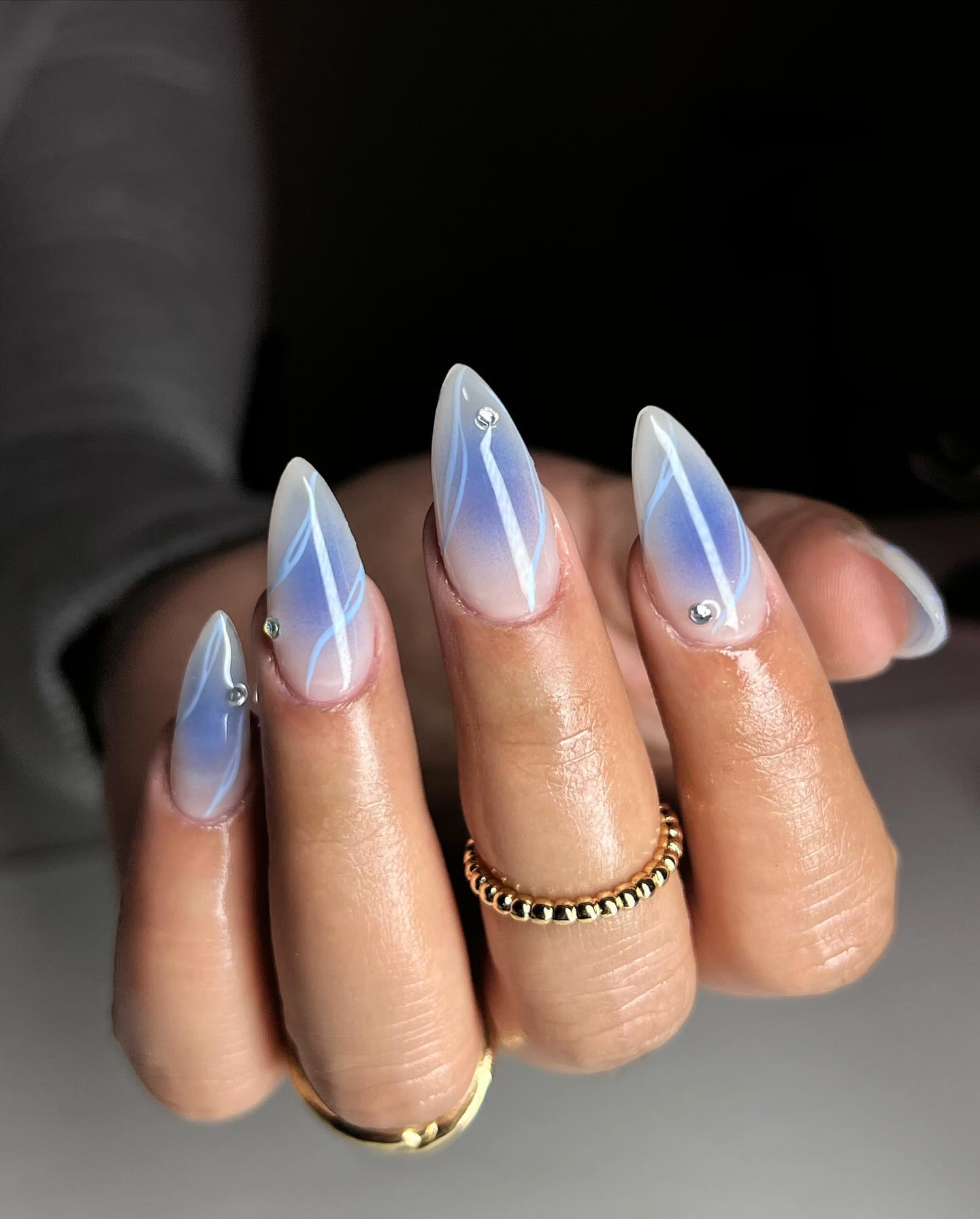 aura nails blue