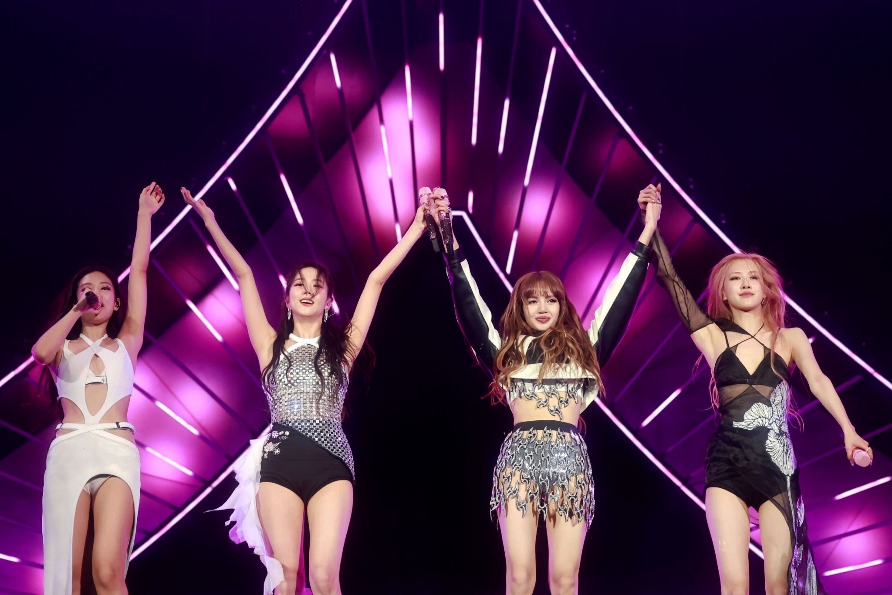 What Blackpink Wore On Stage at Coachella 2023 Weekend One - Fashionista