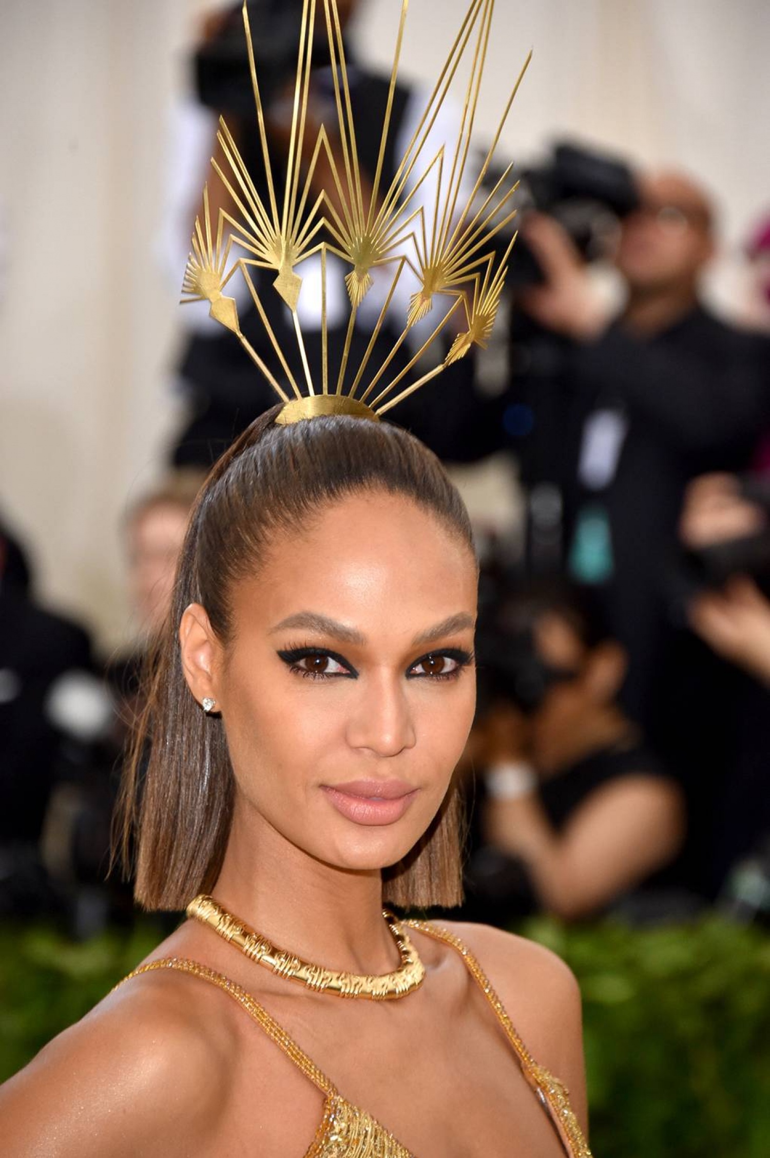 best met gala beauty looks joan smalls 2018