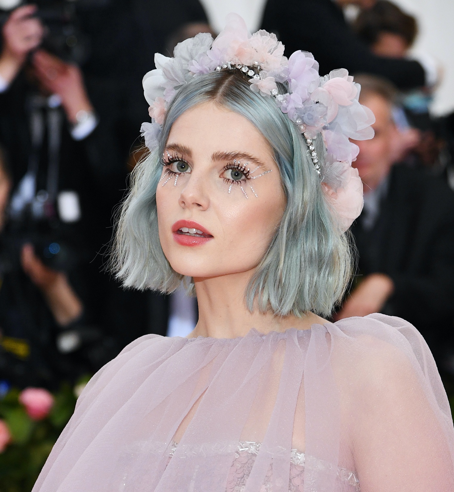 best met gala beauty looks lucy boynton 2019