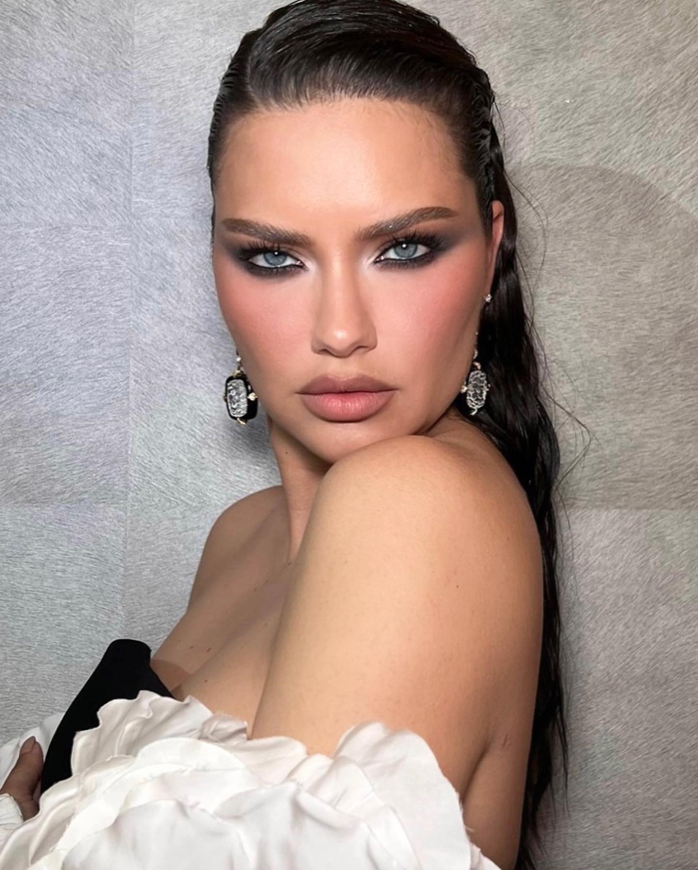 2023 cannes beauty adriana lima