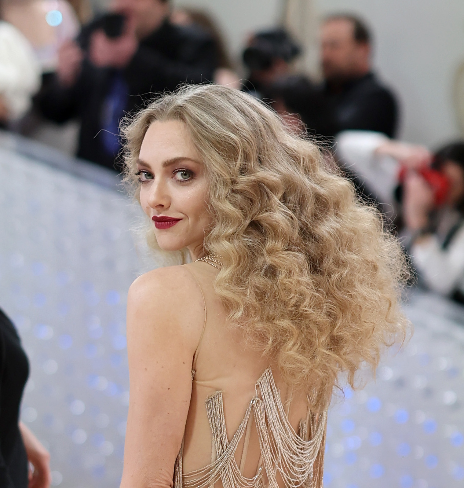 best met gala hair 2023 amanda seyfried