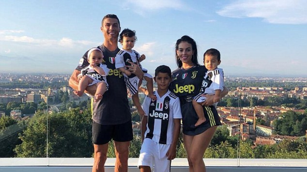 Cristiano and Georgina move to Italy