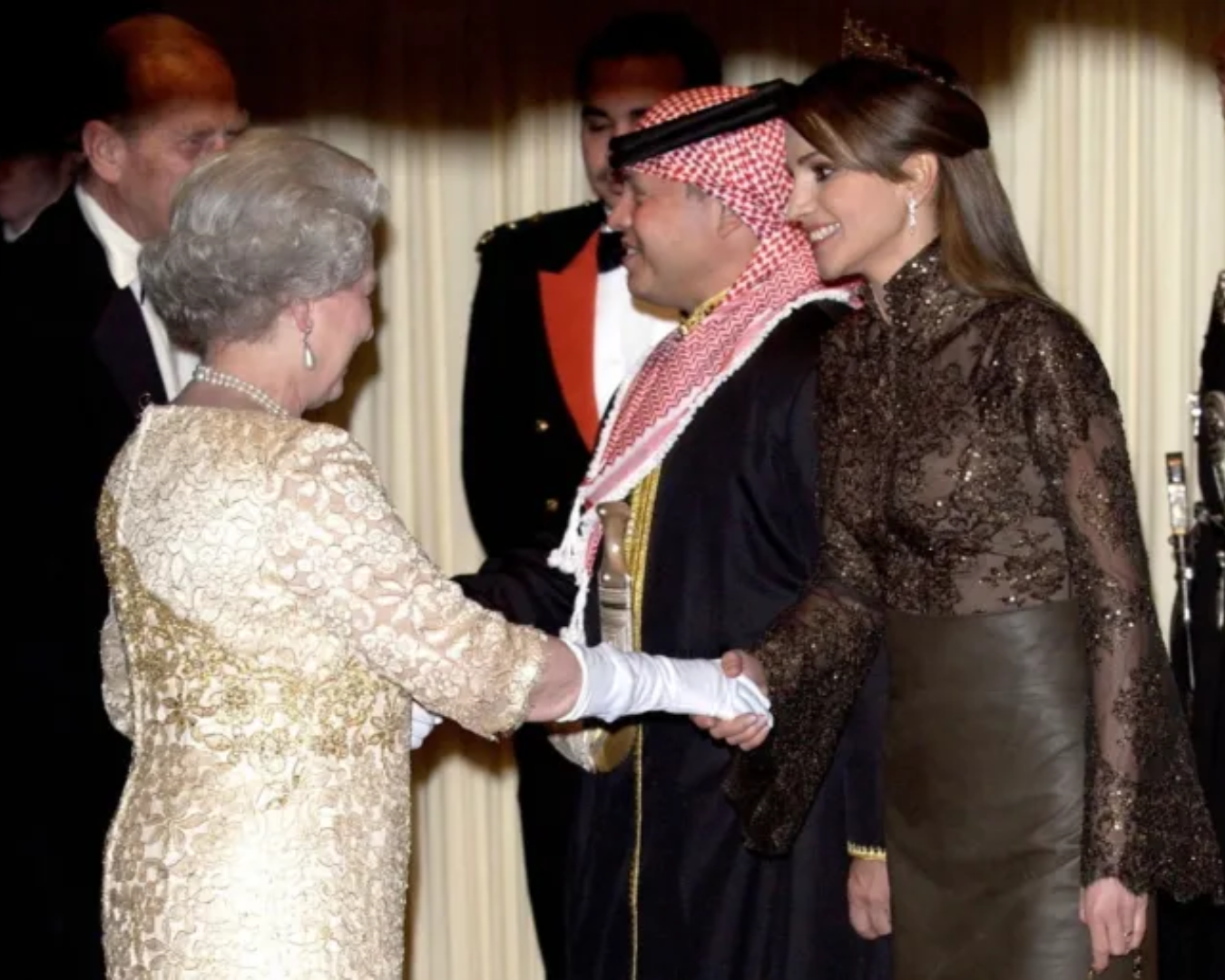 Queen Elizabeth II Queen Rania At Windsor Castle