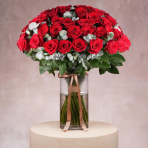 50 RED ROSES VASE DHS695