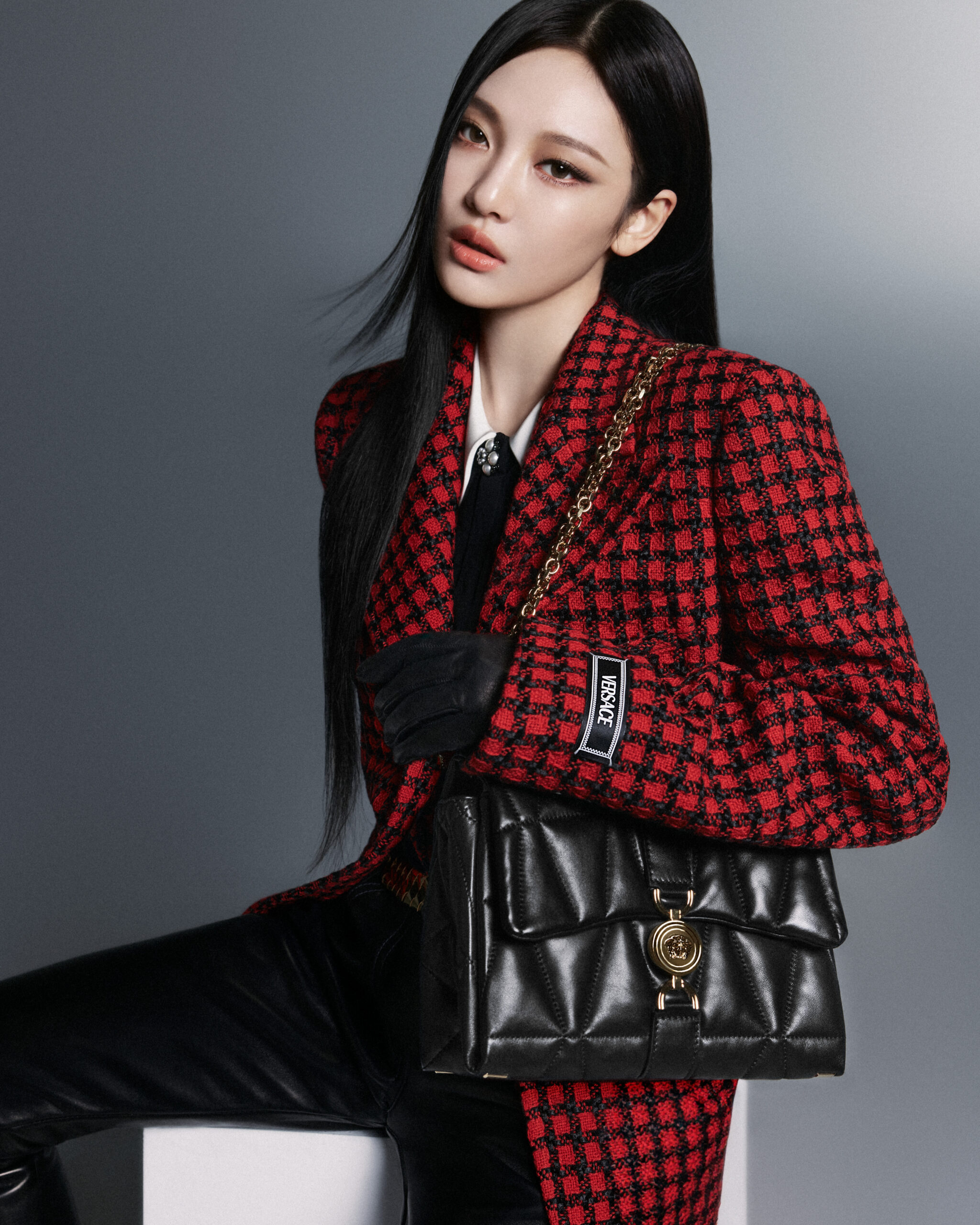 VERSACE FALL WINTER 2024 KLEIO CAMPAIGN NINGNING IMAGE