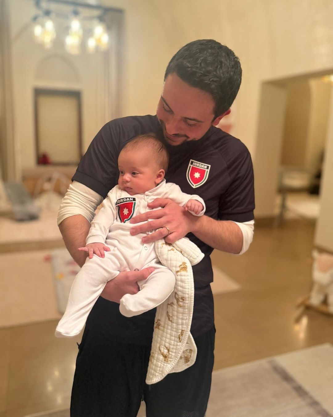 Prince Hussein Of Jordan Shares A Sweet Photo With Princess Iman(02)