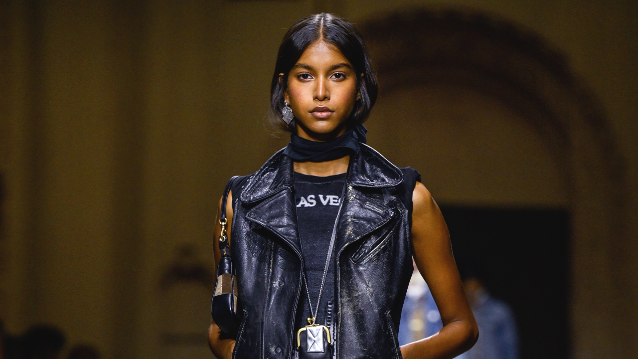 Derya yalçınkaya sex sotwe message me the room number and