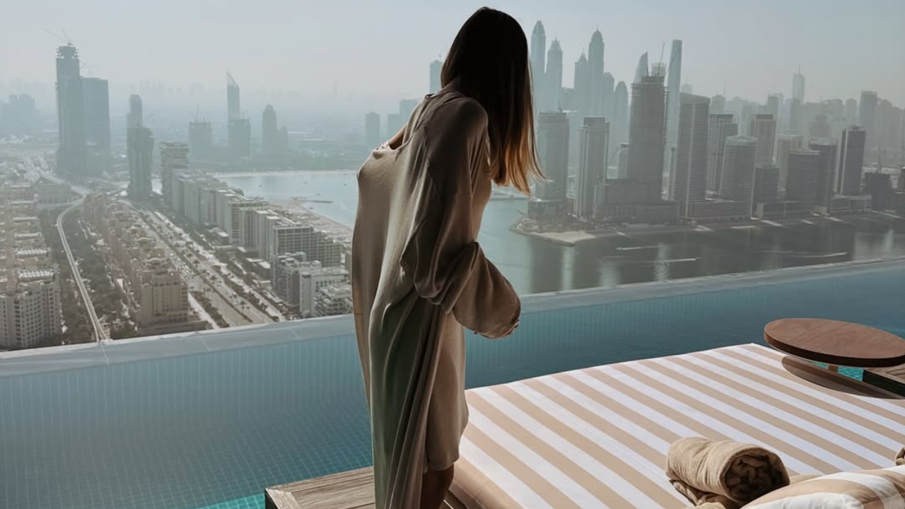 Weekends in Dubai Aura Skypool