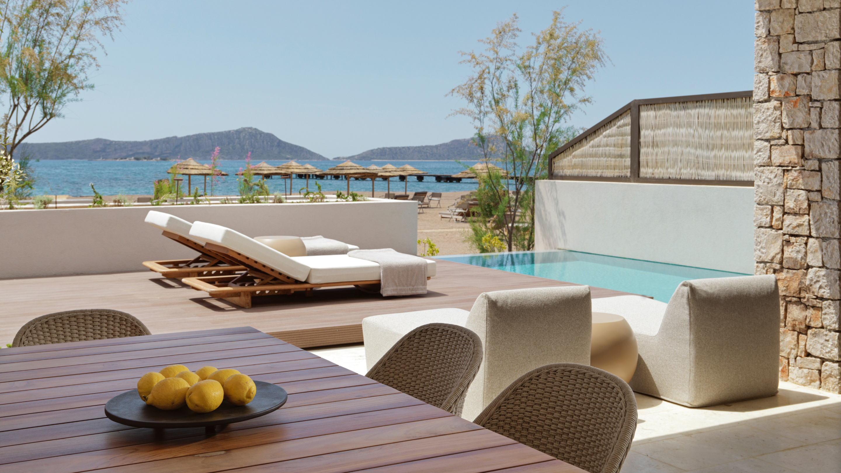Far & Away - W Costa Navarino