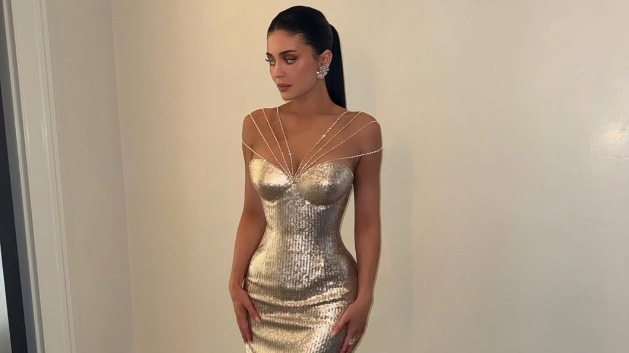 A To Z: The Celebrities Who Can’t Get Enough Of Ashi Studio