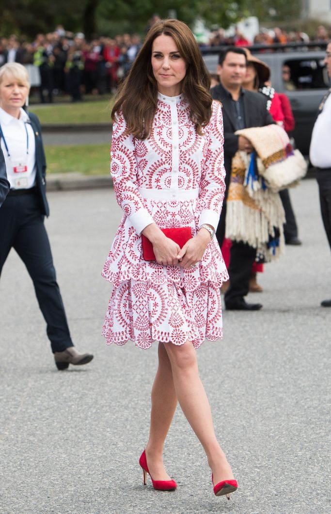 UK 28 DAYS OUT Mandatory Credit: Photo by REX/Shutterstock (6013083v) Catherine Duchess of Cambridge The Duke and Duchess of Cambridge visit Canada - 25 Sep 2016 WEARING ALEXANDER MCQUEEN