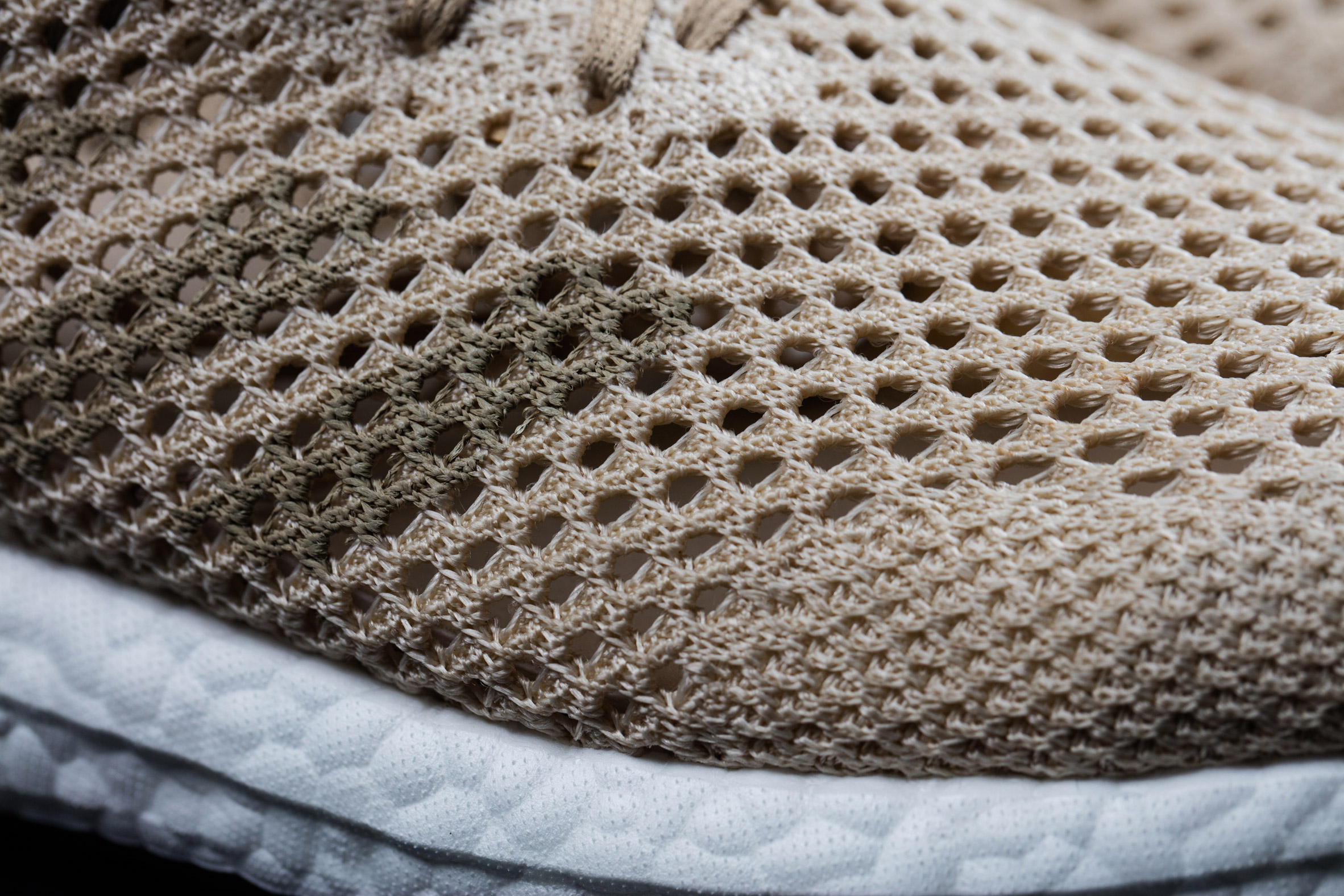 adidas-biosteel-trainers-biodegradable-fabric-shoes-fashion-design-news_dezeen_2364_col_7