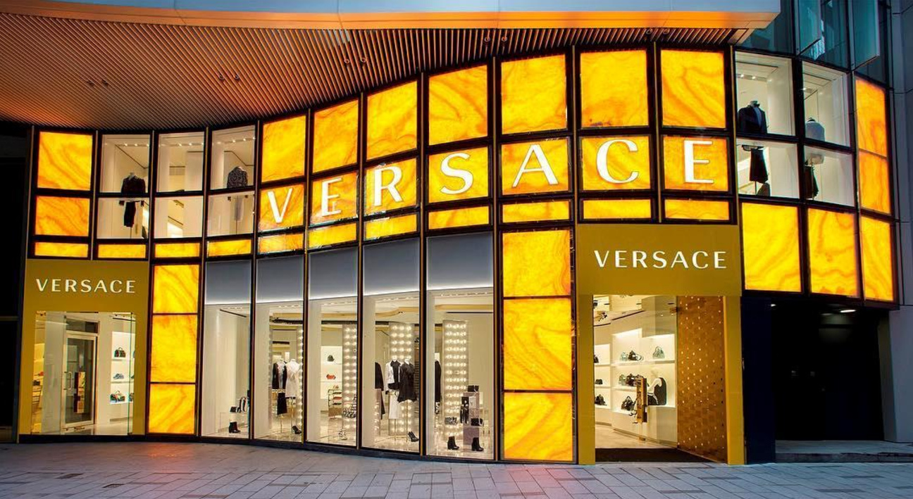 LA BOUTIQUE DE VERSACE EN HONG KONG ABRE MAÑANA | Grazia México y Latinoamérica
