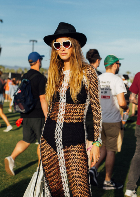 COACHELLA TENDENCIAS REFINERY 29 LOOK 2