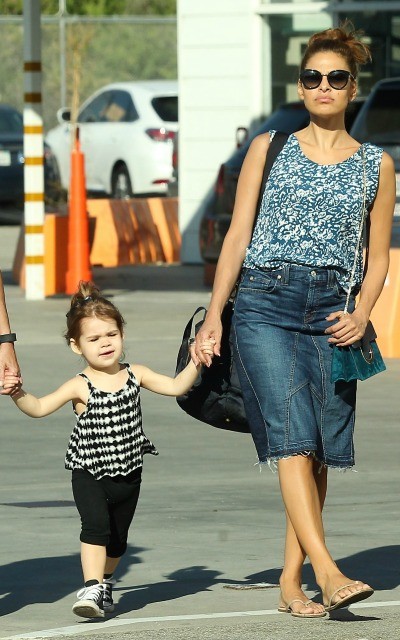 Eva Mendes de compras con su hija mayor
