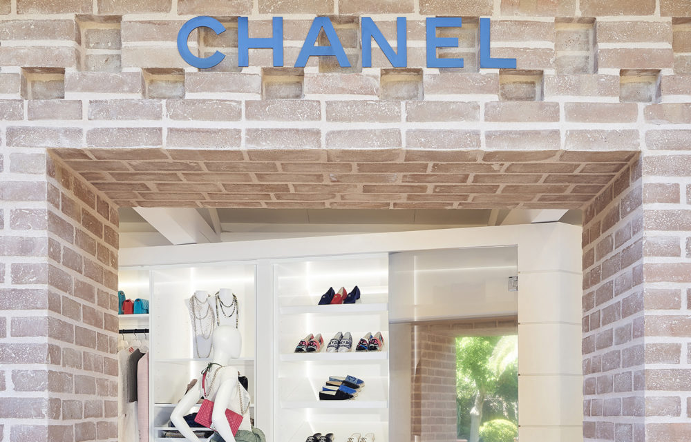 Chanel instaló una alberca en su pop-up store