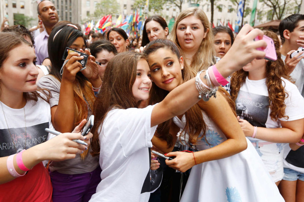 Ariana Grande sin miedo y con sus fans