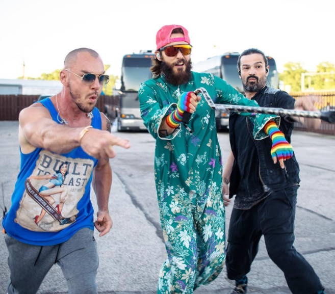 ALESSANDRO-MICHELE-JARED-LETO-GEMELOS-B