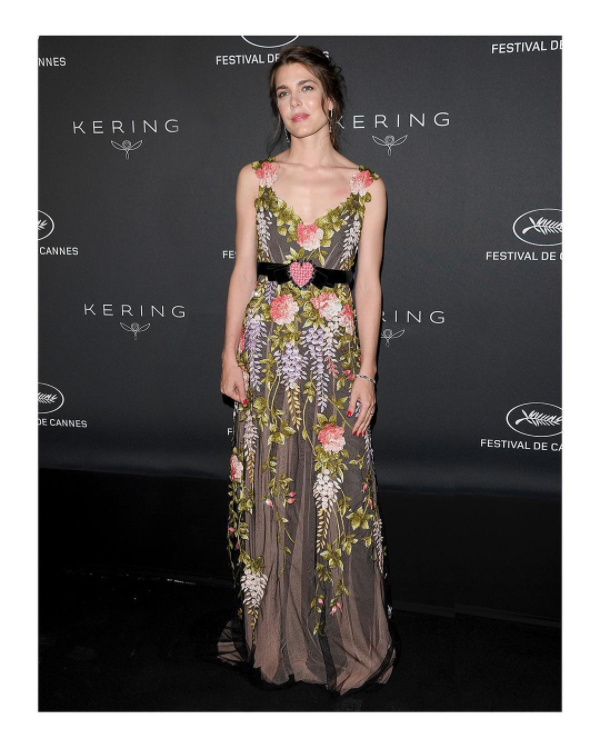Charlotte Casiraghi: Ell Fanning: Gucci lleva su jardín al Festival de Cannes 