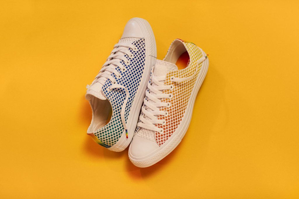 MILEY CYRUS CONVERSE PRIDE COLLECTION 1