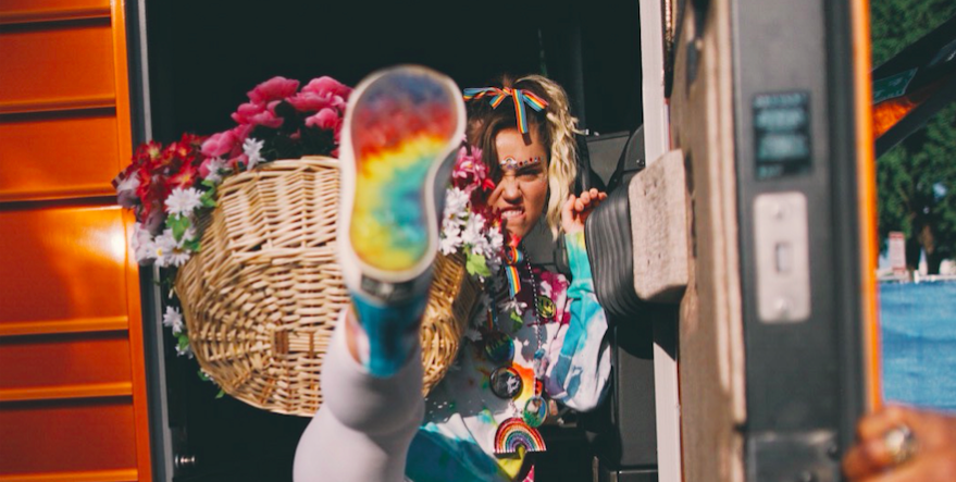MILEY CYRUS CELEBRA EL GAY PRIDE CON CONVERSE Grazia M xico y