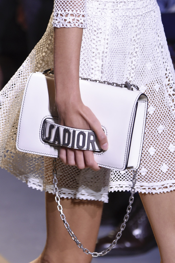 DIOR LETTERING MONDADORI RUNWAY 3