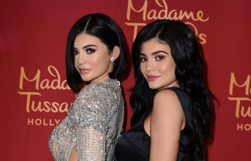 KYLIE JENNER CERA DESTACADA