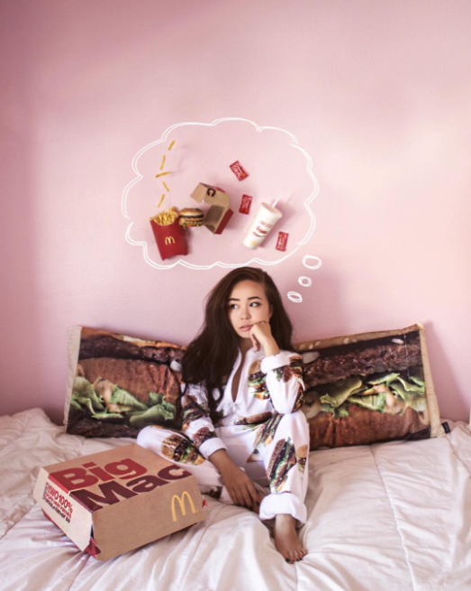 Mc Donald’s lanza colección de ropa para Uber Eats Mc Donald’s lanza colección de ropa para Uber Eats