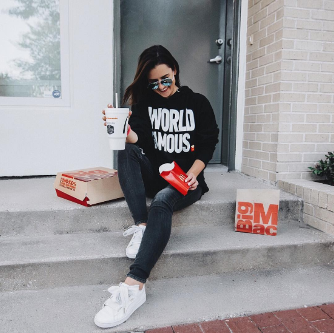 Mc Donald’s lanza colección de ropa para Uber Eats Mc Donald’s lanza colección de ropa para Uber Eats