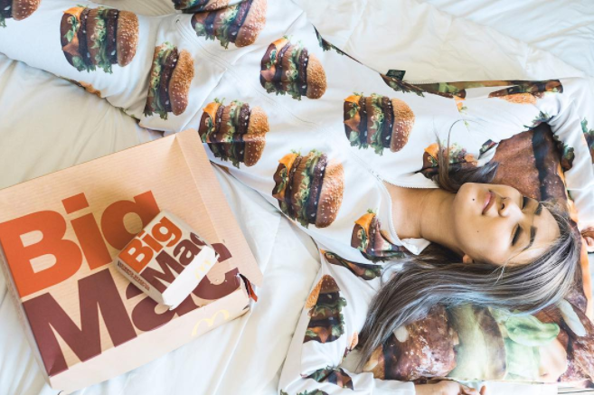 Mc Donald’s lanza colección de ropa para Uber Eats Mc Donald’s lanza colección de ropa para Uber Eats