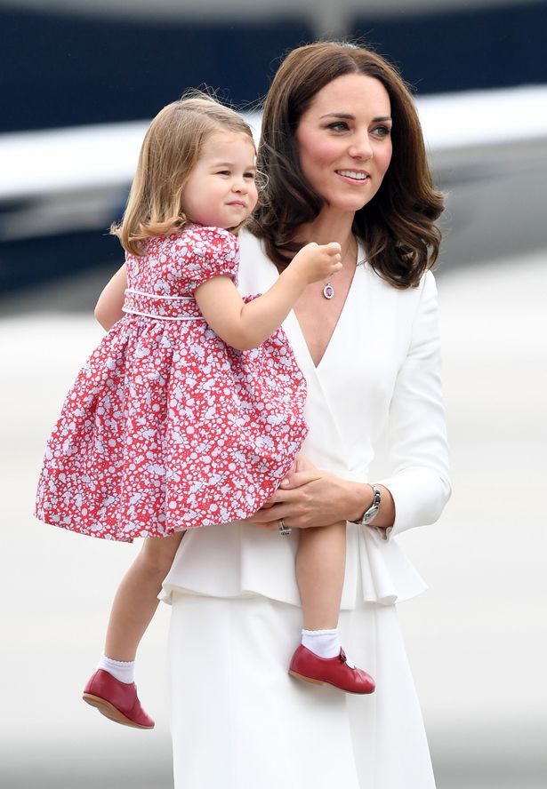 Los 5 mejores looks de Kate Middleton y Charlotte
