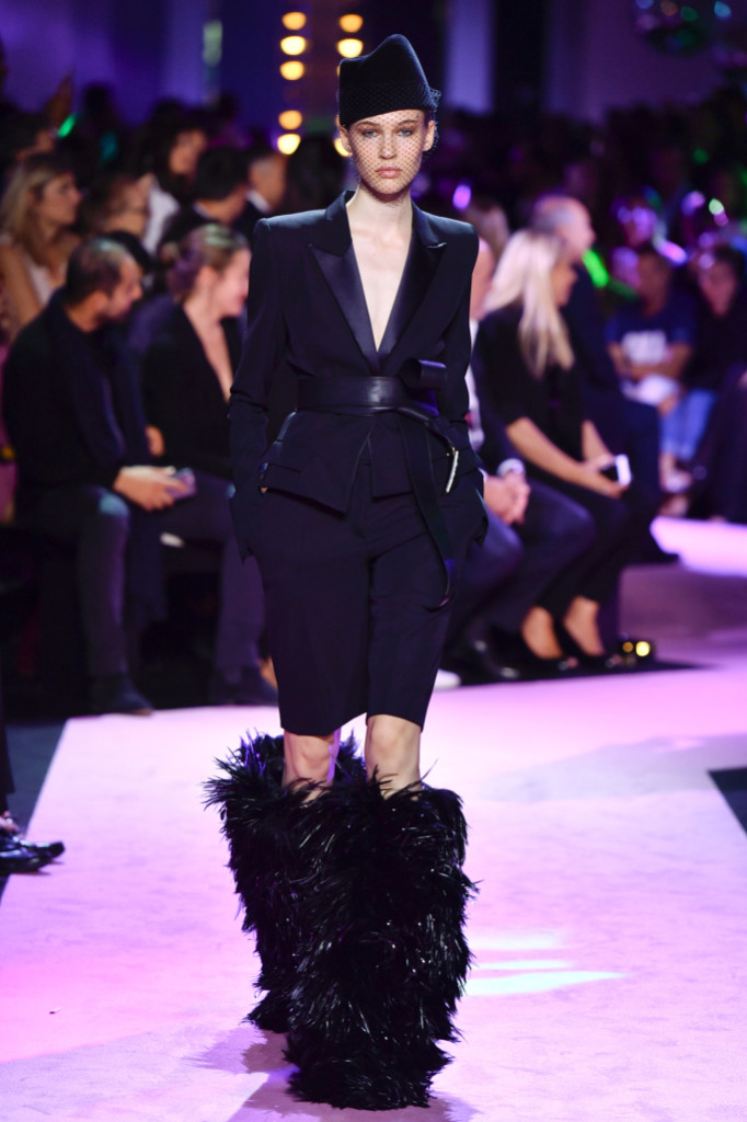 SOMBREROS HAUTE COUTURE FW17 ALEXANDRE VAUTHIER