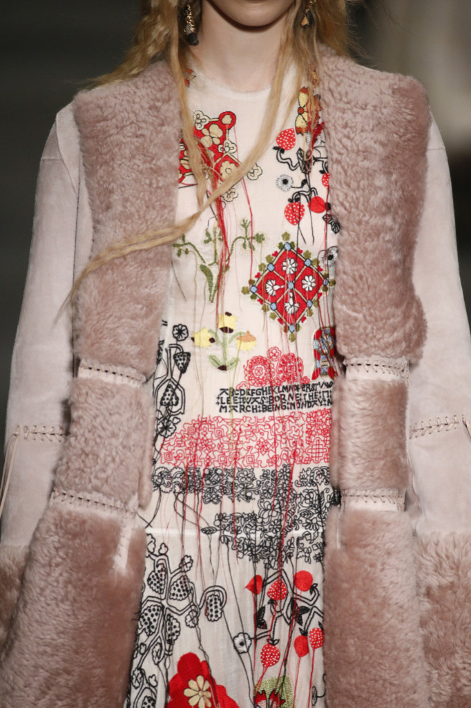 Alexander Mcqueen RTW Fall 2017 a