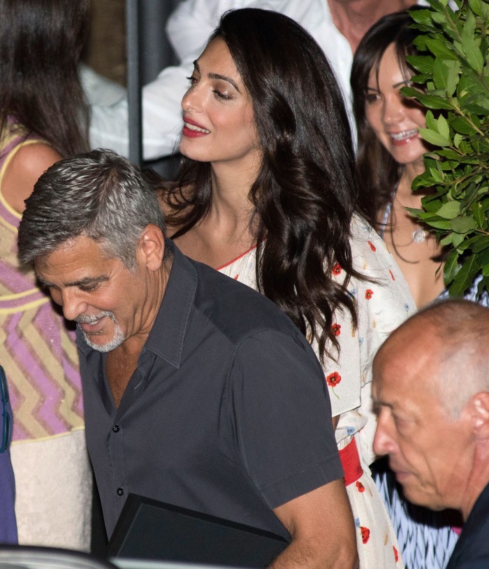 George y Amal clooney y su vida como papás