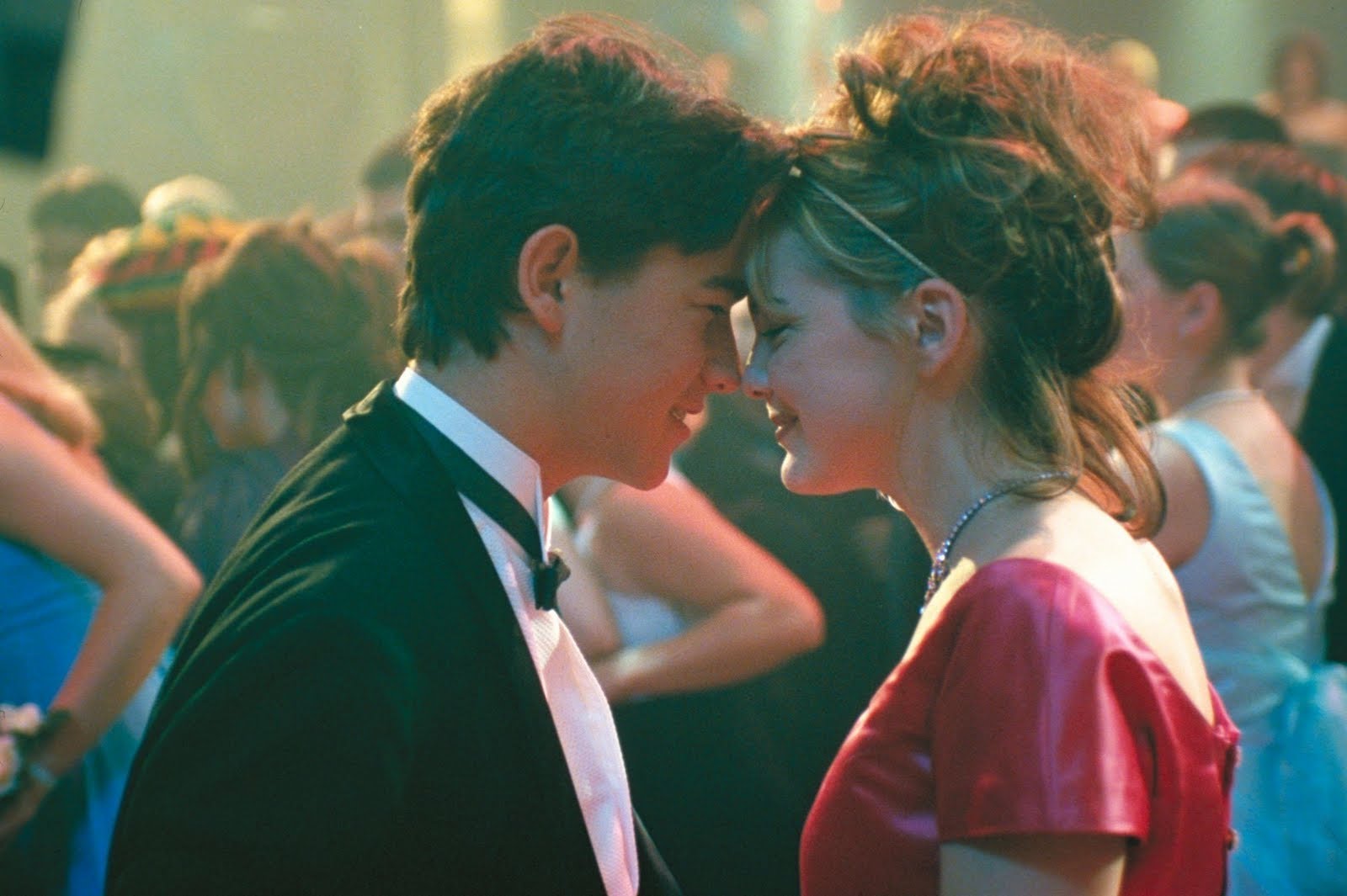 Consigue el prom look de Bianca Stratford