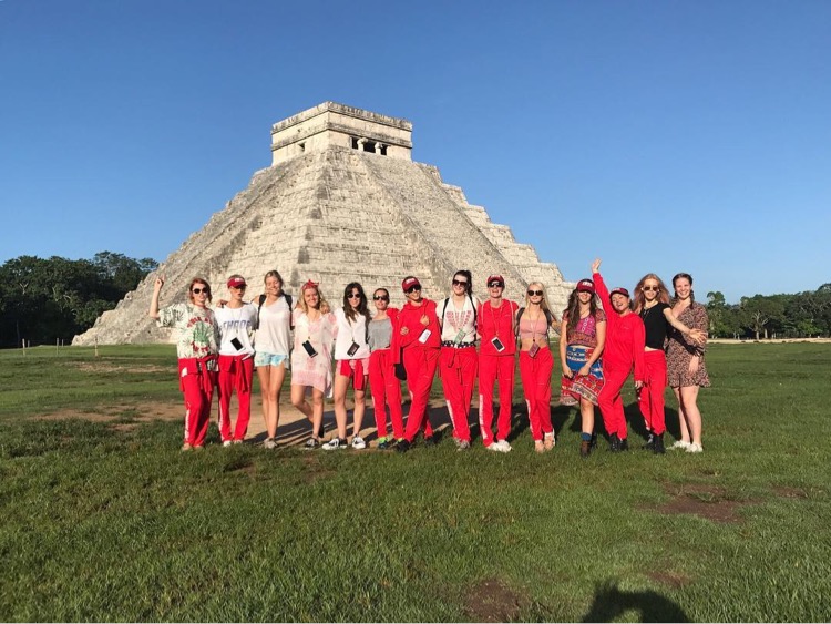 Cara Delevingne y su squad vacacional en México