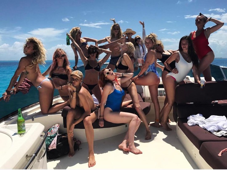 Cara Delevingne y su squad vacacional en México