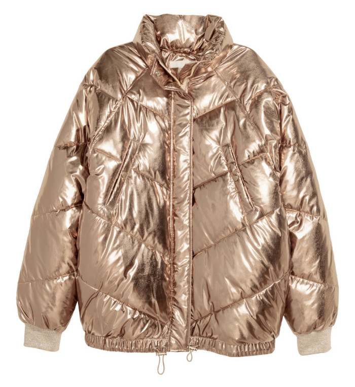 Pom poms y puff: 6 piezas que necesitas esta temporada