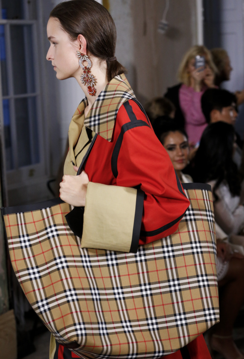 Backstage at Burberry RTW Spring 2018