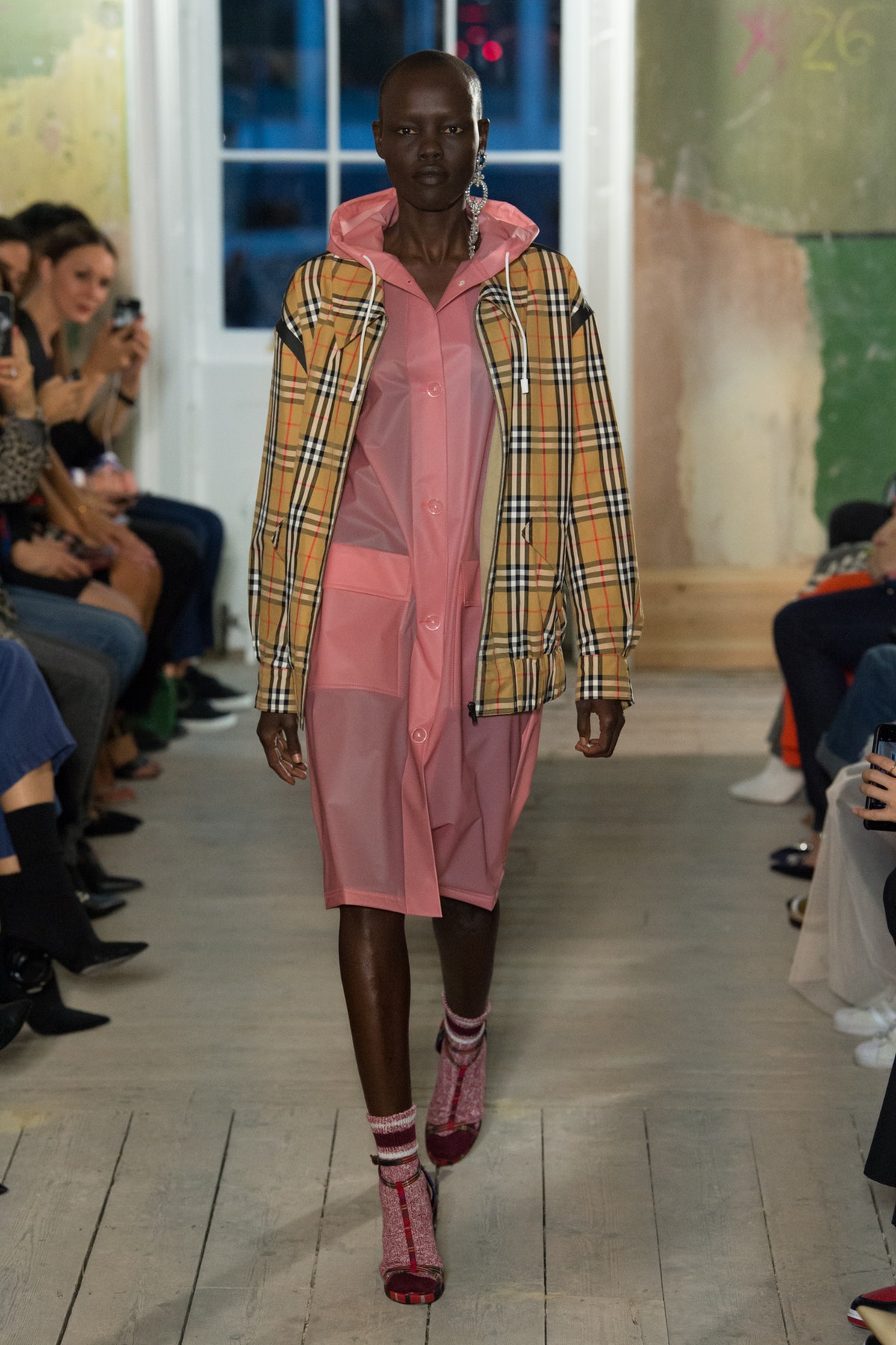 Burberry FW17: el regreso de su icónico tartán