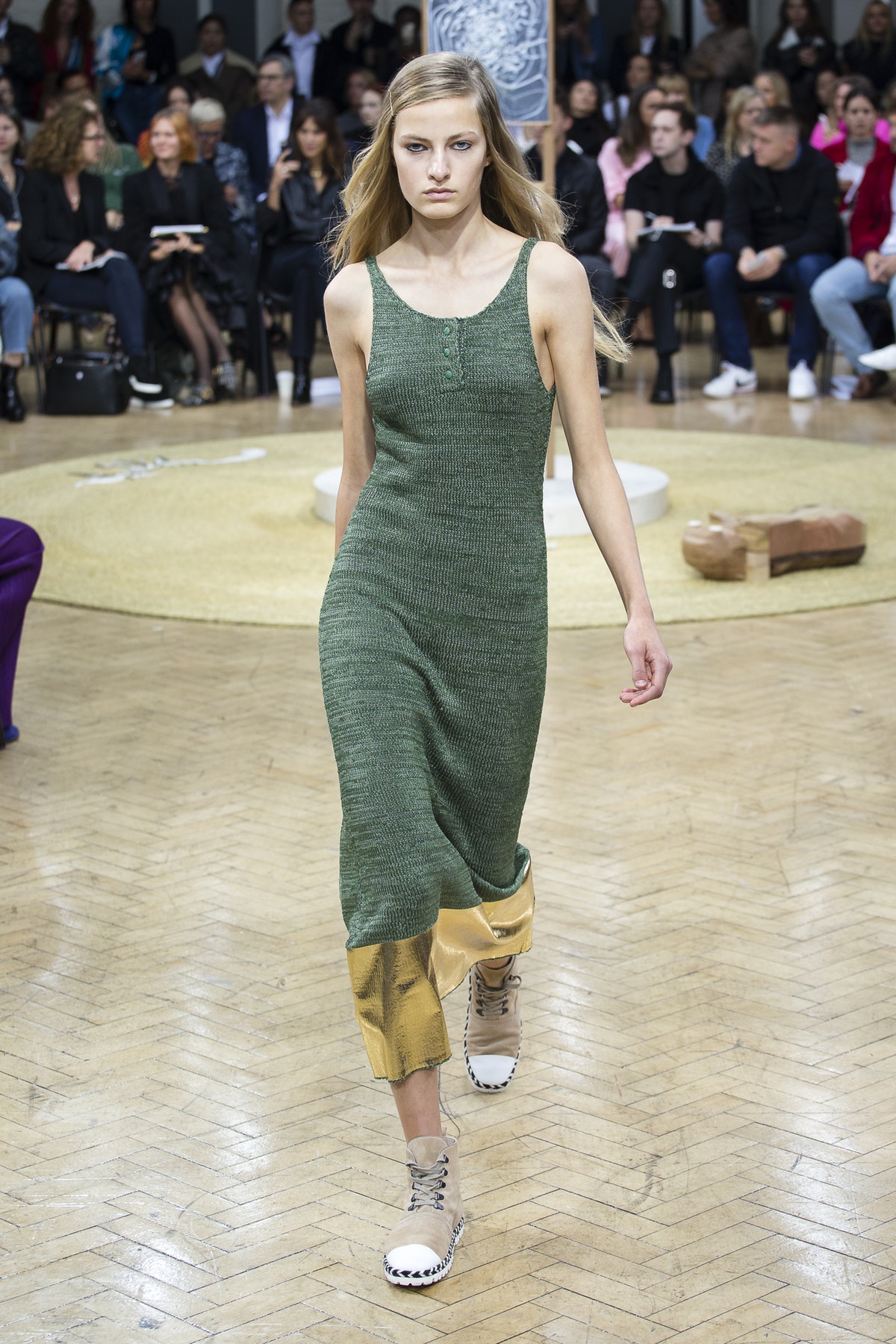 j_w_anderson_look_1_ready_to_wear_spring_2018