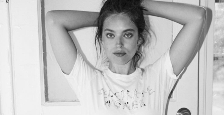 DEERDANA-CAMISETAS-POP-EMILY-DESTACADA